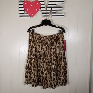 SUNNY LEIGH Animal Print Elastic Pleated Skirt